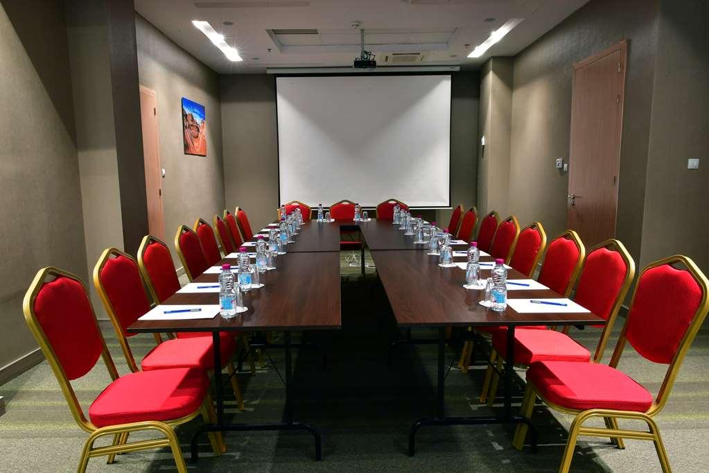 Tulip Inn Naya Algiers Зручності фото